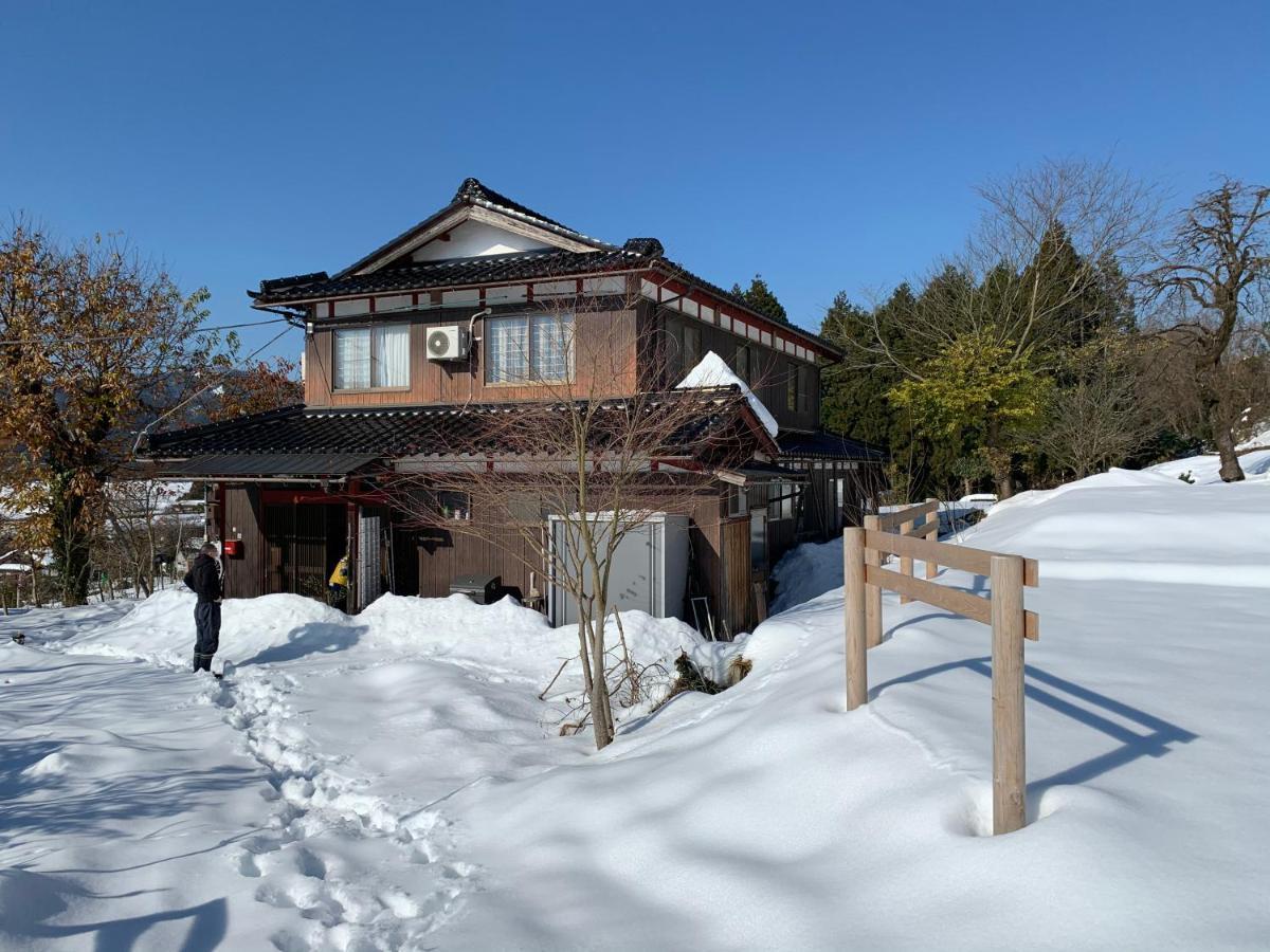 余呉の里山-ランプの宿-さくら Nagahama  Exterior photo